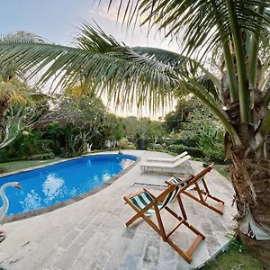 adis-bungalow.hotelsseminyak.net/